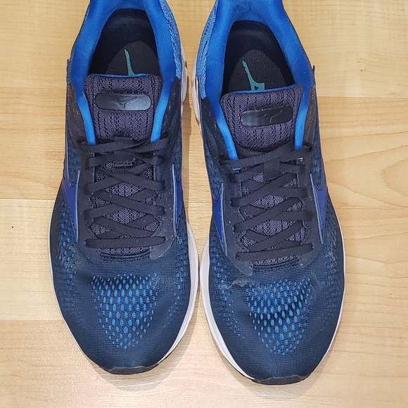 Mizuno Waverider 23 Running Shoes - Picture 4 of 6